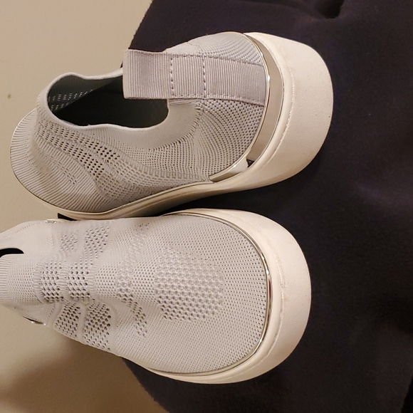 Steve Madden Slip-ons main image 5
